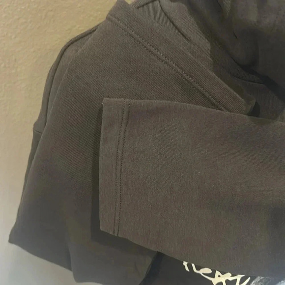 Ariana Grande H&M Crop Sweatshirt Hoodie Women's Thank U Next Gray - Picture 5 of 10